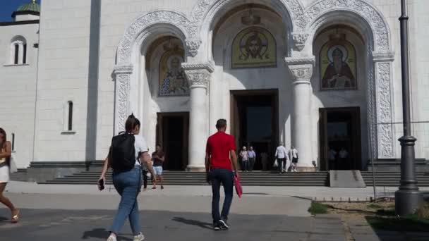 Belgrade Serbia 2023 Church Sava Serbian Orthodox Temple Tourists Faithful — Stock Video