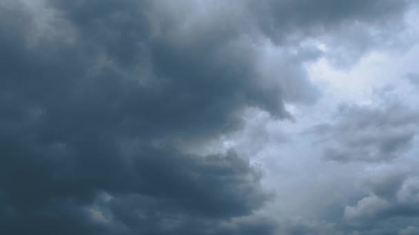 Небо Серые Облака Пушистые Пушистые Темные Облака Временной Промежуток Облачного — стоковое видео