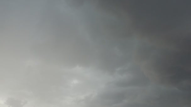 Céu Nuvens Cinzentas Nuvens Escuras Macias Inchadas Cúmulo Nuvem Nebulosa — Vídeo de Stock