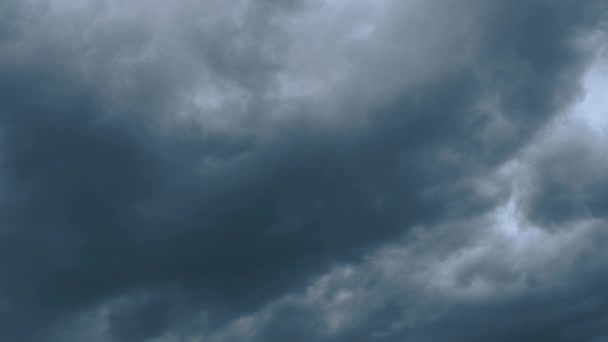 Orkanartige Graue Wolken Geschwollene Flauschige Dunkle Wolken Cumulus Cloudscape Echtzeit — Stockvideo