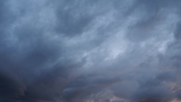 Γκρι Σύννεφα Φουντωτά Σκούρα Σύννεφα Χρονικό Κενό Νέφους Πυκνού Νέφους — Αρχείο Βίντεο