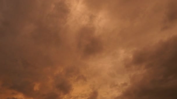 Σύννεφα Λαμπερή Απόχρωση Ηλιόλουστου Κίτρινου Καφέ Κόκκινου Και Πορτοκαλί Πάντα — Αρχείο Βίντεο