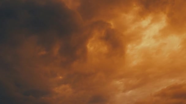 Σύννεφα Λαμπερή Απόχρωση Ηλιόλουστου Κίτρινου Καφέ Κόκκινου Και Πορτοκαλί Ζεστά — Αρχείο Βίντεο
