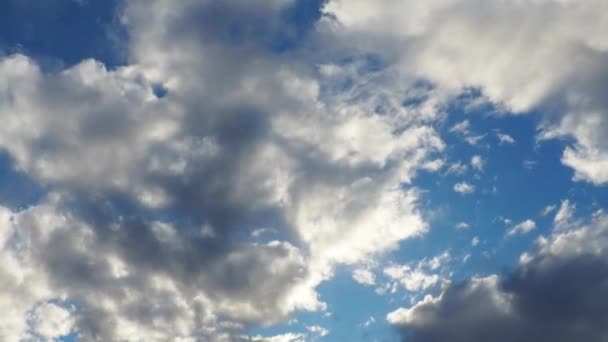 Mooie Wolken Lucht Volumetrische Lichteffect Zonnestralen Zijn Verborgen Achter Naderende — Stockvideo