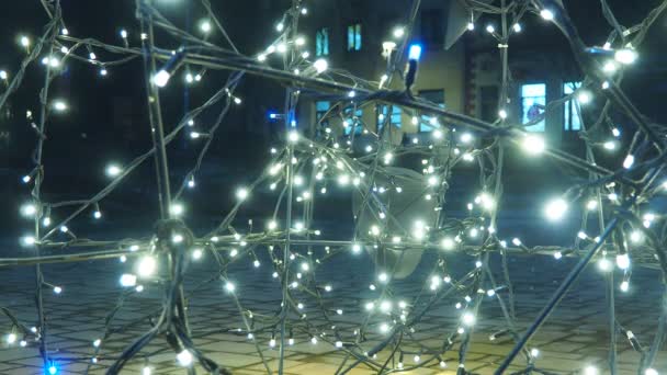 Instalação Guirlanda Branca Prata Mágica Brilha Noite Noite Grinalda Moda — Vídeo de Stock