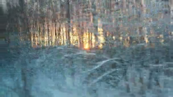 冬のサンクトペテルブルク郊外 移動する旅客列車の窓 観光と旅行について 電力線 都市化されたインフラ 日の出美しい雲 — ストック動画