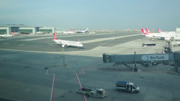 Istanbul Turecko Runway Území Mezinárodního Letiště Istanbul Havalimani Letadlo Turkish — Stock video