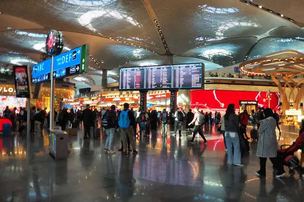 stock image Istanbul, Turkey 01.01.24: The territory of international airport Istanbul Havalimani IST. Turkish Airlines. Modern new spacious airport building. Comfortable ergonomic spaces. Glass windows. People.