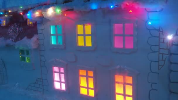 Θεατρική Παράσταση Ένα Χαριτωμένο Χειμώνα Πόλη Της Πρωτοχρονιάς Σπίτια Χρωματιστά — Αρχείο Βίντεο