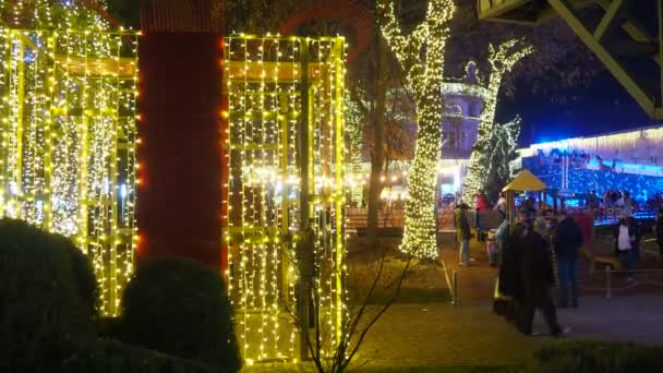 Sremska Mitrovica Serbia Центральная Площадь Старого Города Время Рождественских Новогодних — стоковое видео