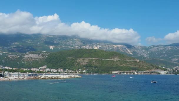 Budva Becici Montenegro Belo Dia Verão Mar Adriático Barcos Recreio — Vídeo de Stock