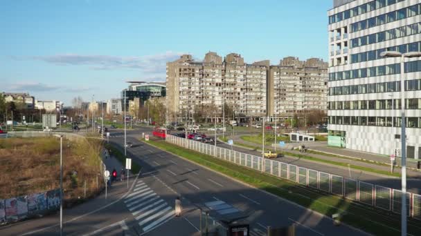 Belgradin Serbia Puna Armeijan Bulevardi New Belgradin Alueella Näkymä Sillalta — kuvapankkivideo