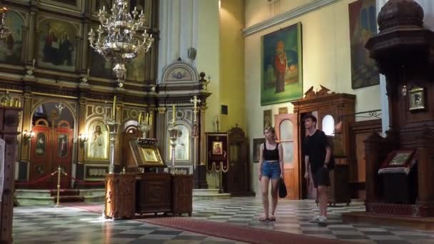 Kotor Czarnogóra Cerkiew Mikołaja Przyciąga Pielgrzymów Turystów Wystrój Wnętrz Kościoła — Wideo stockowe