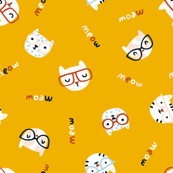 聪明的猫无缝模式 可爱的小猫戴眼镜 孩子们在一个简单的手绘天真的卡通斯堪的纳维亚风格的人物 面团调色板 橙色背景 婴儿织物 纺织品 — 图库矢量图片