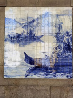 Jorge Colaco 'nun Porto' da yaptığı tren istasyonundaki azulejo fayansları..