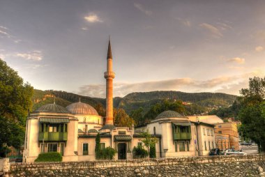Saraybosna 'da İmparatorun Camii gün batımında