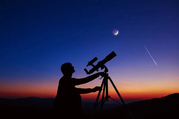 Man Astronomy Telescope Looking Night Sky Stars Planets Moon Shooting — Zdjęcie stockowe
