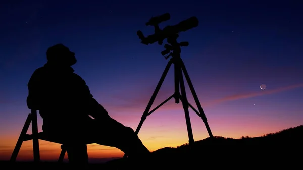 Man Astronomy Telescope Looking Night Sky Stars Planets Moon Shooting — Foto de Stock