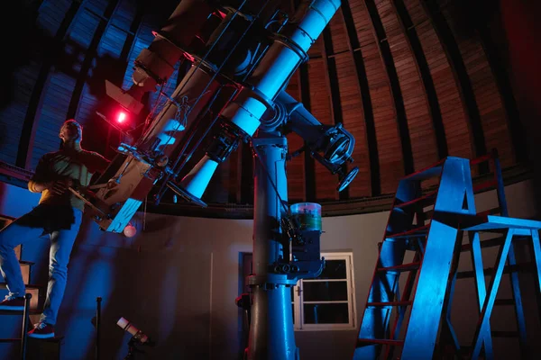 Astronomer Big Astronomical Telescope Observatory Doing Science Research Space Celestial — Stock fotografie