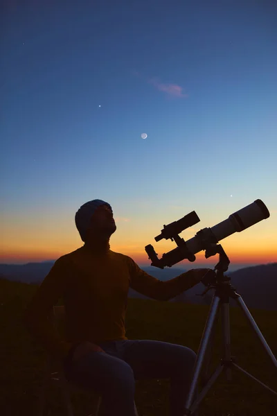 Man Astronomy Telescope Looking Night Sky Stars Planets Moon Shooting — Foto de Stock