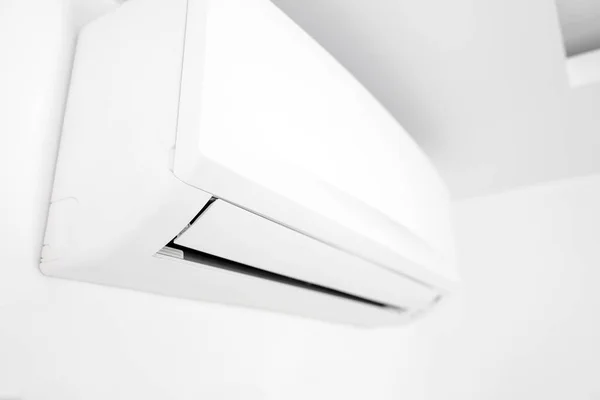 Moderní Klimatizační Zařízení Pro Chlazení Nebo Vytápění Domova — Stock fotografie