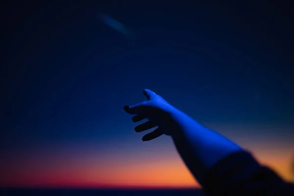 Gecenin Samanyolu Yıldızlarının Tadını Çıkarıyorum — Stok fotoğraf