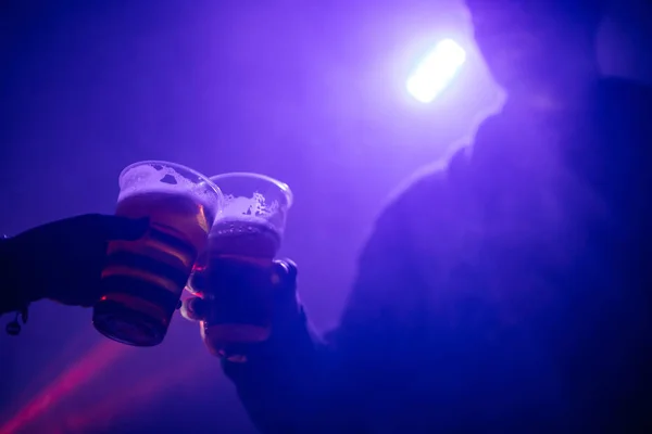 Man Woman Cheering Plastic Cup Beer Nightclub — Stock Photo, Image