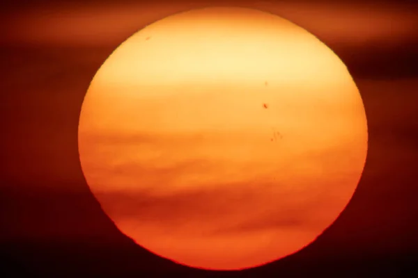 Gran Sol Con Manchas Solares Fotografiadas Través Gran Telescopio Focal —  Fotos de Stock