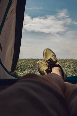 Doğada kamp yapmanın, kişisel bakış açısının tadını çıkarmak..