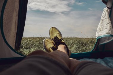 Doğada kamp yapmanın, kişisel bakış açısının tadını çıkarmak..