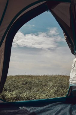 Doğada kamp yapmanın, kişisel bakış açısının tadını çıkarmak..