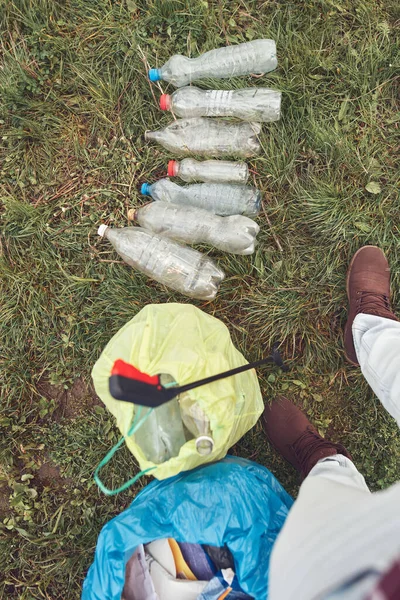 Gönüllü Çevreci Eylemciler Çöpleri Doğaya Atıyorlar — Stok fotoğraf