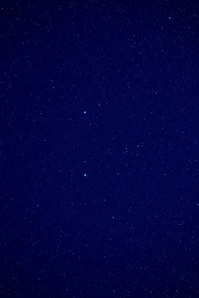 広角レンズで撮影された星座や様々な星団 — ストック写真