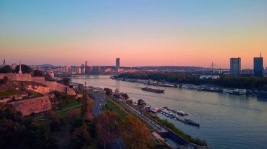 Belgrad nehirleri ve şehir manzarasının havadan görünüşü, Sırbistan.