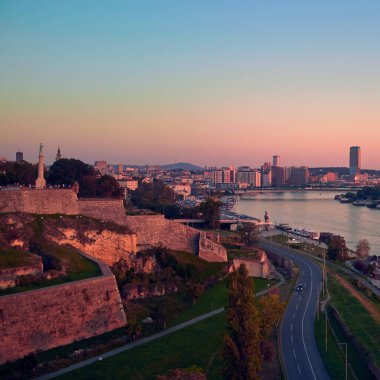 Belgrad nehirleri ve şehir manzarasının havadan görünüşü, Sırbistan.