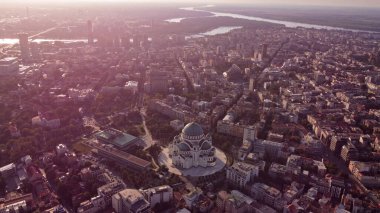 Sırbistan 'ın başkenti Belgrad' daki Saint Sava ve Ortodoks Kilisesi manzarası.