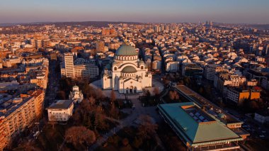 Sırbistan 'ın başkenti Belgrad' daki Saint Sava ve Ortodoks Kilisesi manzarası.