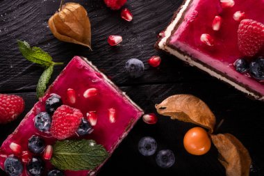 Güzel meyveli pasta manzarası.