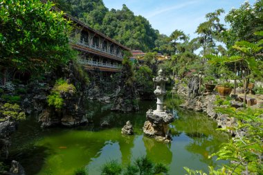 Ipoh, Malezya - Ekim 2022: Sam Poh Tong Tapınağı, 19 Ekim 2022 'de Malezya' nın Ipoh kentinde bir kireçtaşı mağarasında inşa edilen Çin tapınağı