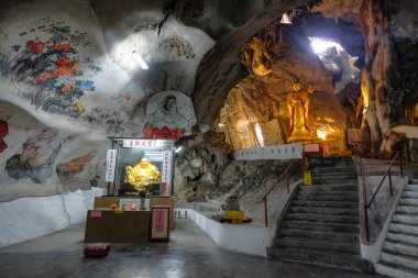 Ipoh, Malezya - Ekim 2022: Perak Tong Tapınağı, Çin tapınağı 20 Ekim 2022 'de Malezya' nın Ipoh kentinde bir kireç taşı mağarasında inşa edildi.