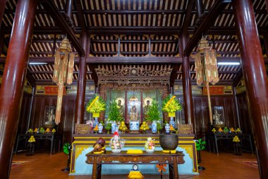 Hue, Vietnam - 25 Aralık 2022: Hue, Vietnam 'daki Thien Mu Pagoda manzarası.