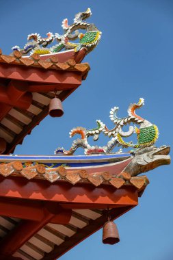 Tainan, Tayvan - 5 Şubat 2023 Konfüçyüs Tapınağı 'nın çatısının ayrıntıları Tayvan' ın Tainan kentindeki Birinci Tayvan Akademisi olarak da bilinir..