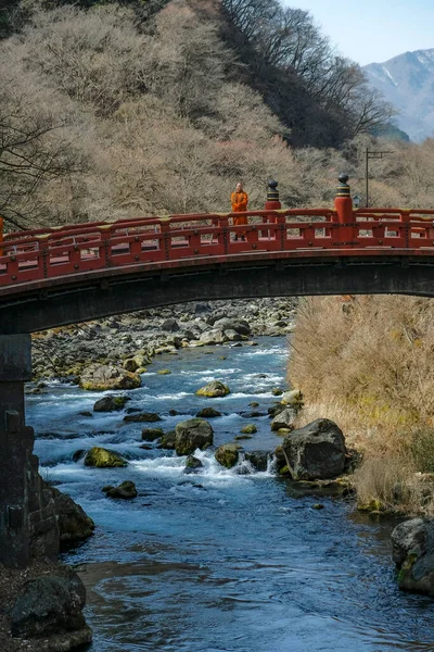 Nikko Japón Marzo 2023 Monje Budista Puente Shinkyo Nikko Japón — Foto de Stock