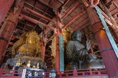 Nara, Japonya - 22 Mart 2023: Todaiji Tapınağı Japonya 'nın Nara kentindeki bir Budist tapınağıdır..