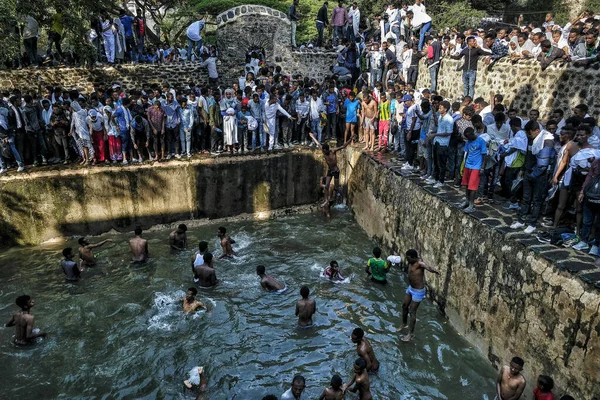 Gondar Ethiopia January 2018 Pilgrims Bathing Holy Waters Fasilides Baths — Stock Photo, Image