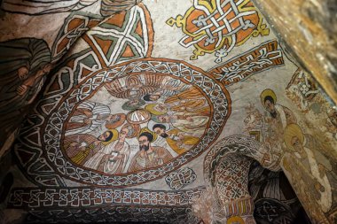 Hawzen, Etiyopya - 9 Ocak 2018: Hawzen, Tigray, Etiyopya 'daki Aona Yemata Guh kilisesindeki dokuz Suriyeli azizin bir freski