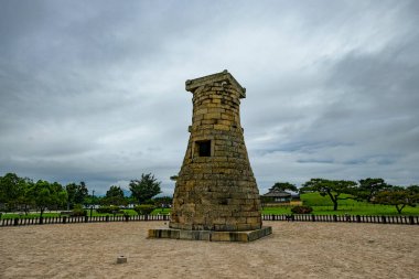 Gyeongju, Güney Kore - 2 Haziran 2023 Cheomseongdae Güney Kore 'nin Gyeongju şehrinde bir astronomik gözlem evidir.