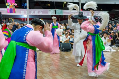 Gangneung, Güney Kore - 21 Haziran 2023: Güney Kore 'deki Gangneung Danoje Festivali' nde Şaman ayini.