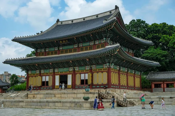 Σεούλ Νότια Κορέα Ιουνίου 2023 Τουρίστες Επισκέπτονται Changdeokgung Palace Στη — Φωτογραφία Αρχείου