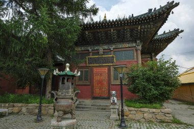 Ulaanbaatar, Moğolistan - 10 Temmuz 2023: Ulaanbaatar, Moğolistan 'daki Gandantegchinlen Manastırı.